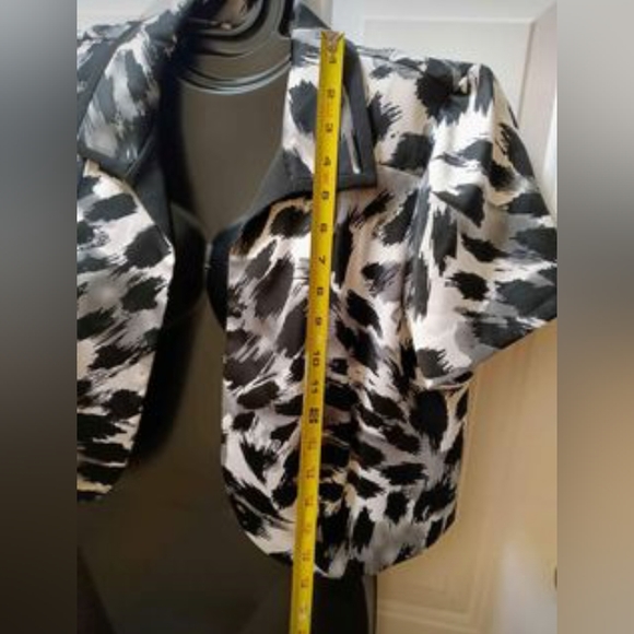 Studio I size 14W open crop blazer - Picture 9 of 12